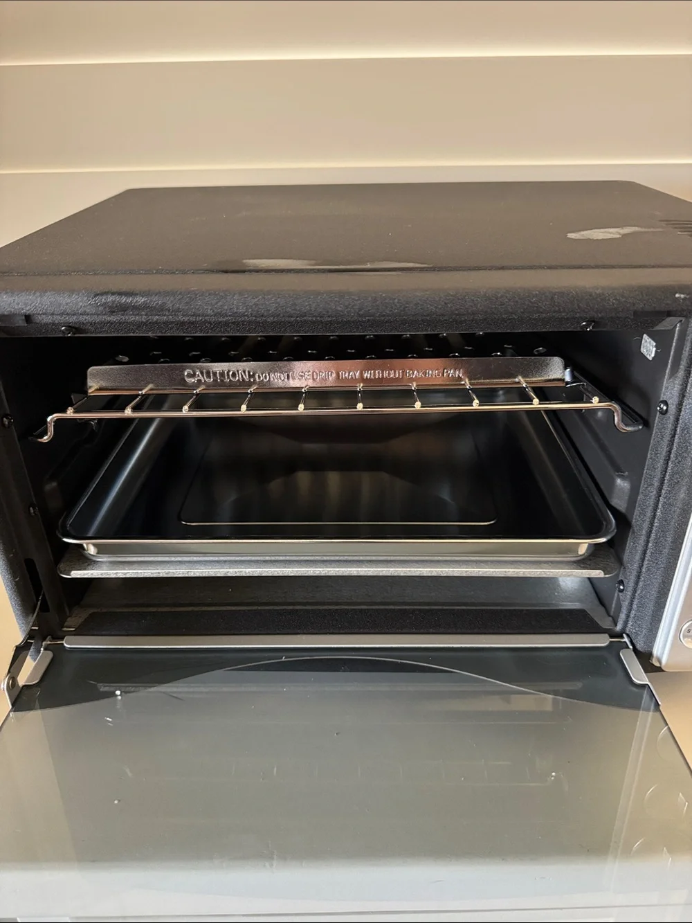 Cuisinart Black and Silver Toaster Oven Broiler